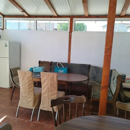 за гости левтерови 체르노모레츠